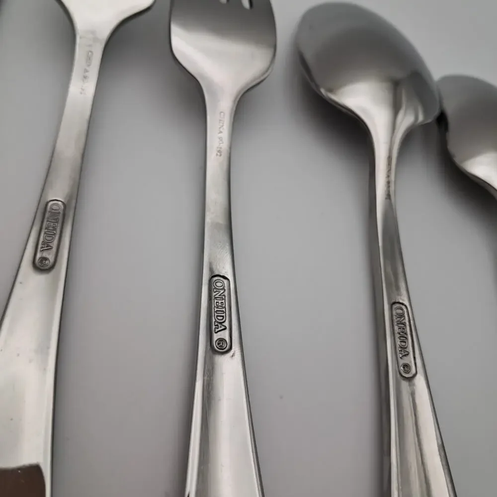 ONEIDA Tibet Hammered 5 Piece Place Setting Stainless Flatware New In Sleeves